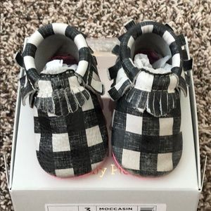 Freshly Picked Toddler Girls Moccasins Sz 3